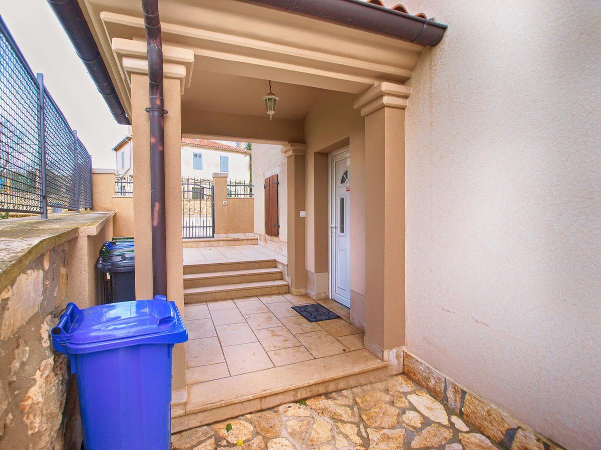 Apartments Kristina 1531 Πούλα Εξωτερικό φωτογραφία